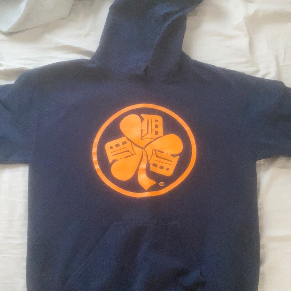 sweatshirt
